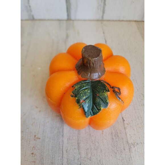 Unique all wax pumpkin candle Halloween fall home decor - Picture 3 of 9